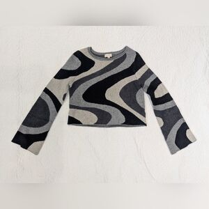 Promesa Patterned Gray and Black Sweater Top